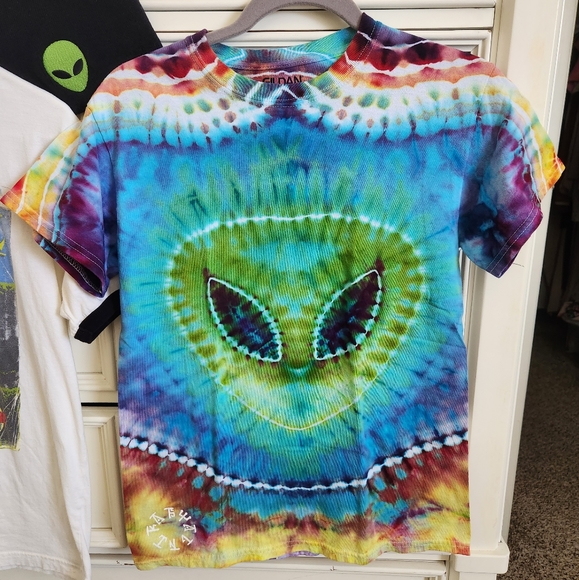 Alien Tshirt & Beanie Bundle - Picture 4 of 7